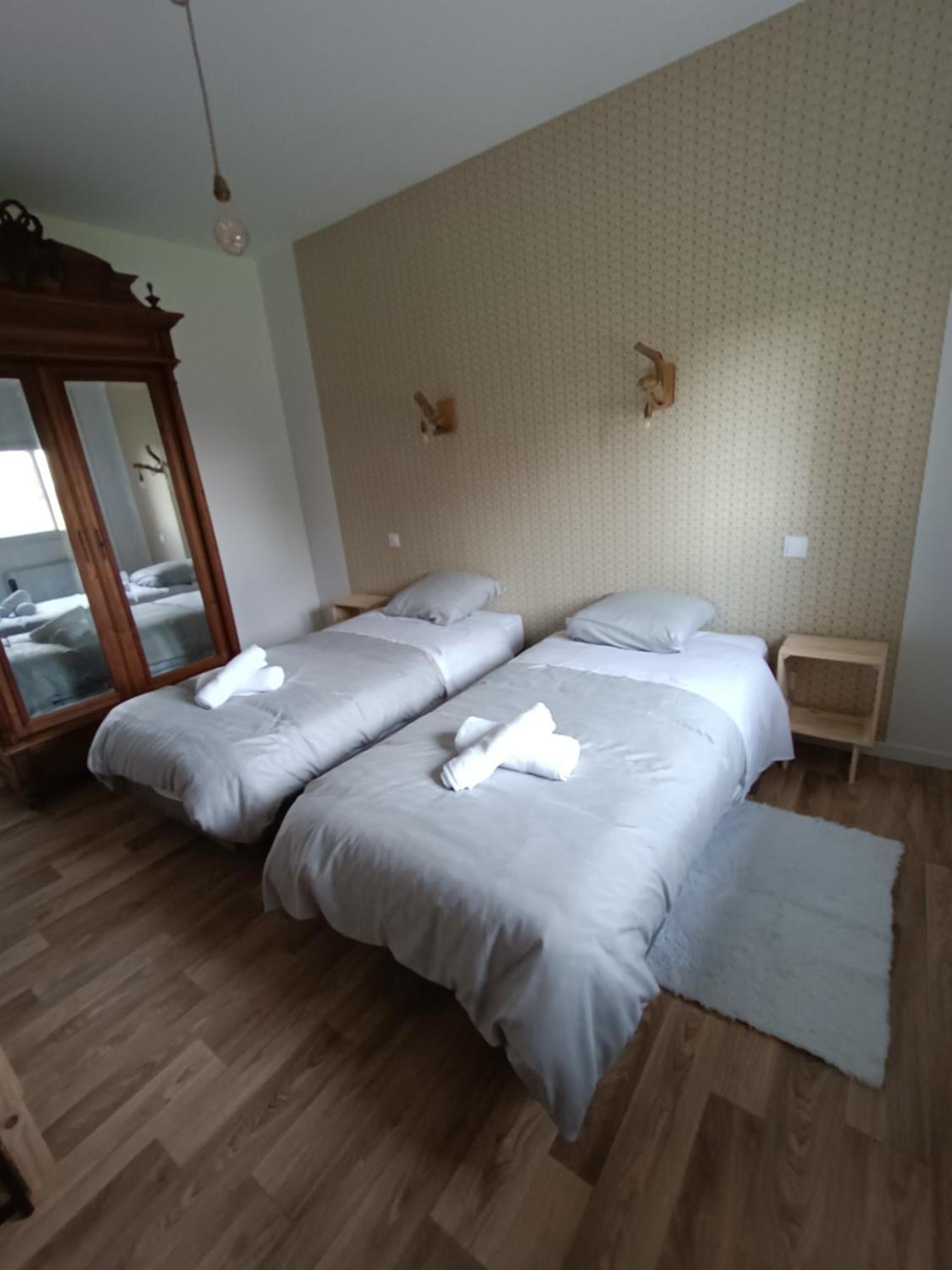 La Petite Maison Dans La Prairie Ecommoy Kültér fotó
